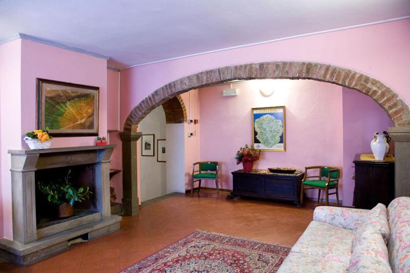 Hotel Borgo Antico บิบเบียนา ภายนอก รูปภาพ