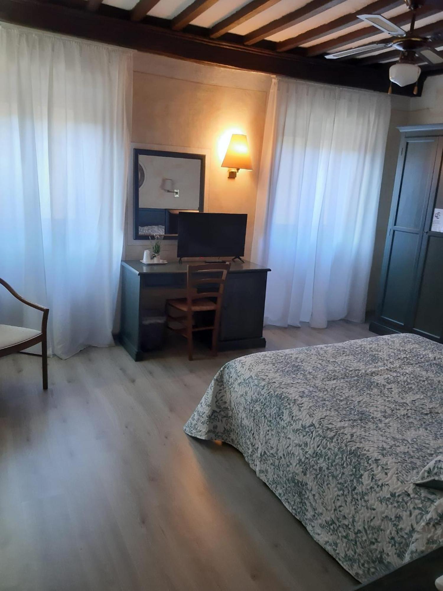 Hotel Borgo Antico บิบเบียนา ภายนอก รูปภาพ
