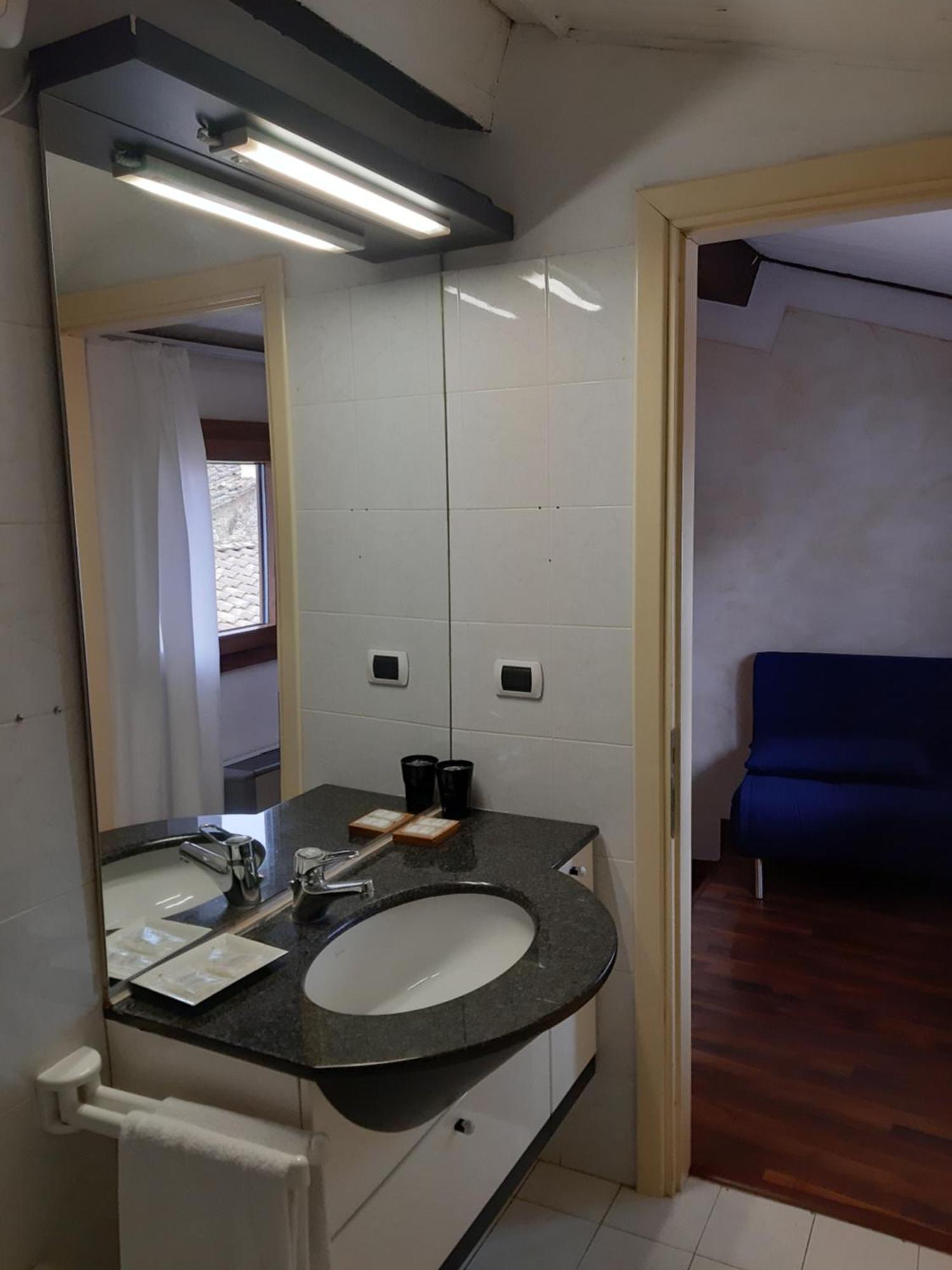 Hotel Borgo Antico บิบเบียนา ภายนอก รูปภาพ