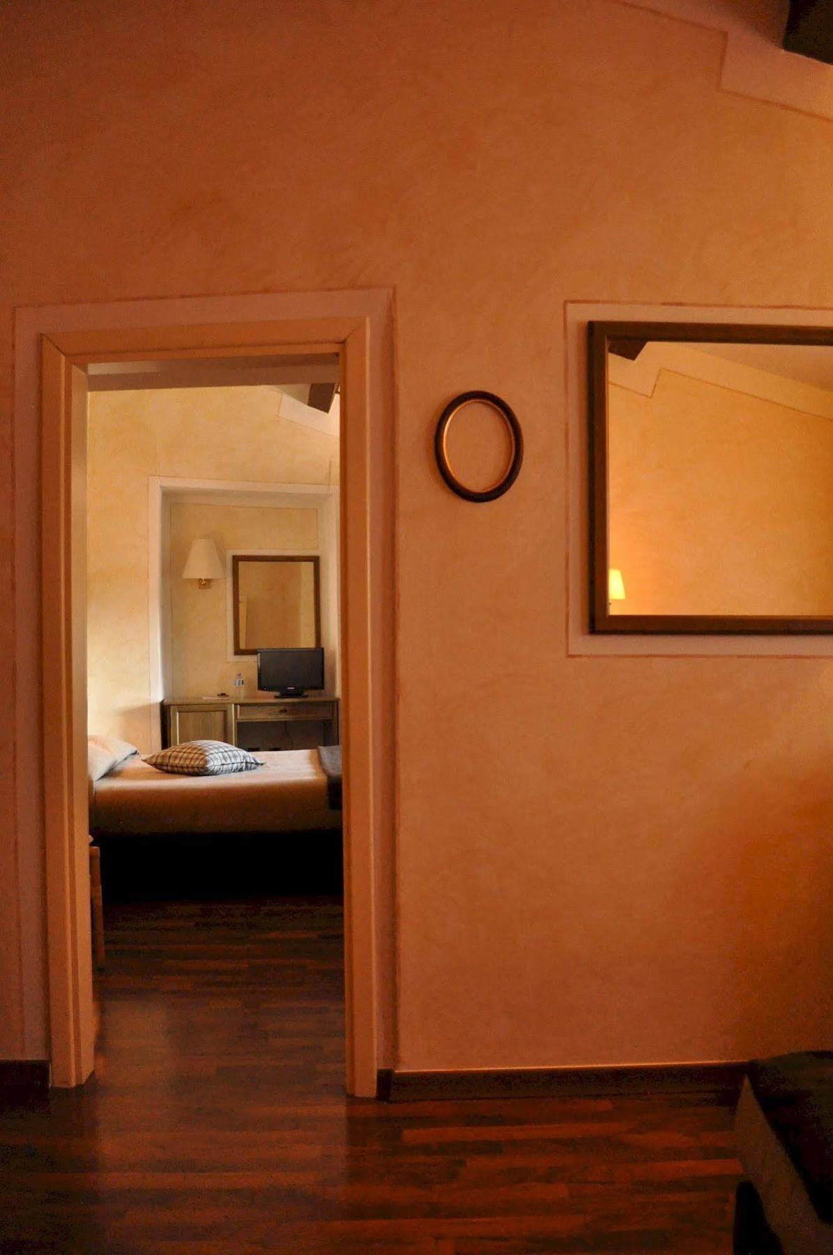 Hotel Borgo Antico บิบเบียนา ภายนอก รูปภาพ